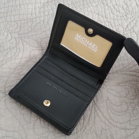 Michael Kors Jet Set Travel wallet NWOT - Picture 2 of 4